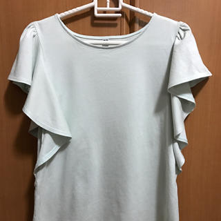 ユニクロ(UNIQLO)のラッフルフリルスリーブ Tシャツ(Tシャツ(半袖/袖なし))