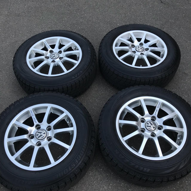 BRIDGESTONE(ブリヂストン)の【ぷ〜ちゃん】様専用 ゴルフ6用 16年製 スタッドレスホイールセット  自動車/バイクの自動車(タイヤ・ホイールセット)の商品写真