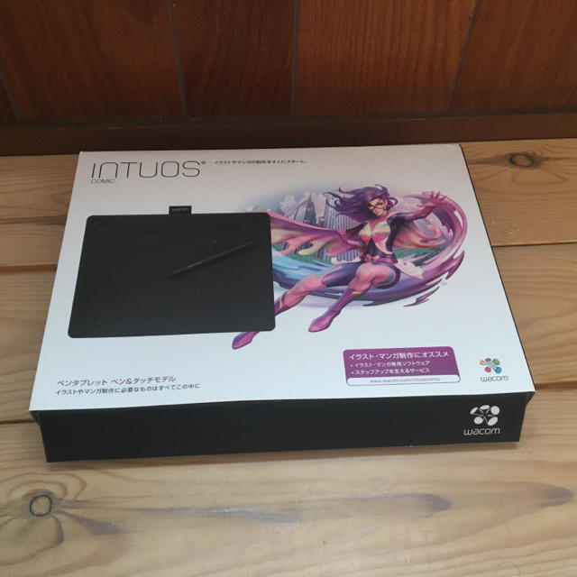 Wacom(ワコム)のワコム Intuos Comic ペンタブ  スマホ/家電/カメラのPC/タブレット(PC周辺機器)の商品写真