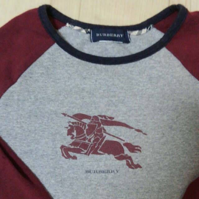 BURBERRY(バーバリー)のバーバリー　長袖Tシャツ　110 キッズ/ベビー/マタニティのキッズ服女の子用(90cm~)(Tシャツ/カットソー)の商品写真