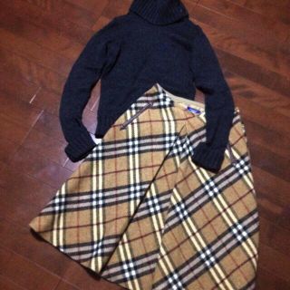 バーバリー(BURBERRY)のバーバリーブルーレーベル☆ミモレ丈ＳＫ(ひざ丈スカート)