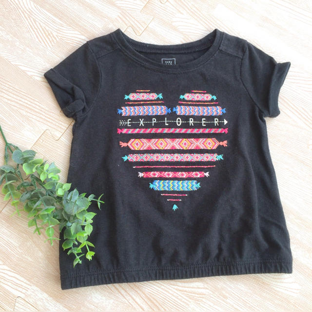 babyGAP(ベビーギャップ)の【babygap】刺繍Tシャツ キッズ/ベビー/マタニティのベビー服(~85cm)(Ｔシャツ)の商品写真