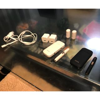 アイコス(IQOS)のIQOS2.4Plus  ネイビーとホワイト 中古良品(タバコグッズ)