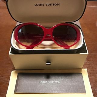 ルイヴィトン(LOUIS VUITTON)の☆正規品☆美品ルイヴィトン☆サングラス☆レッド☆(サングラス/メガネ)