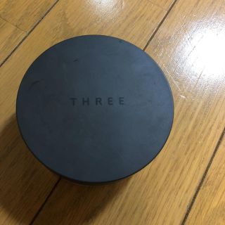 スリー(THREE)のthree ルースパウダー(フェイスパウダー)