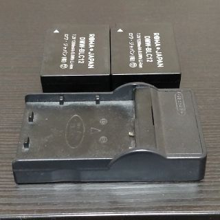 パナソニック(Panasonic)の panasonic DMW-BLC12 互換バッテリー 充電器(バッテリー/充電器)
