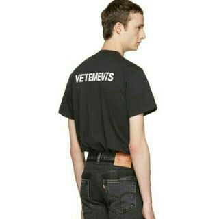 新品未使用  Mサイズ VETEMENTS STAFF Tシャツ ブラック(Tシャツ/カットソー(半袖/袖なし))