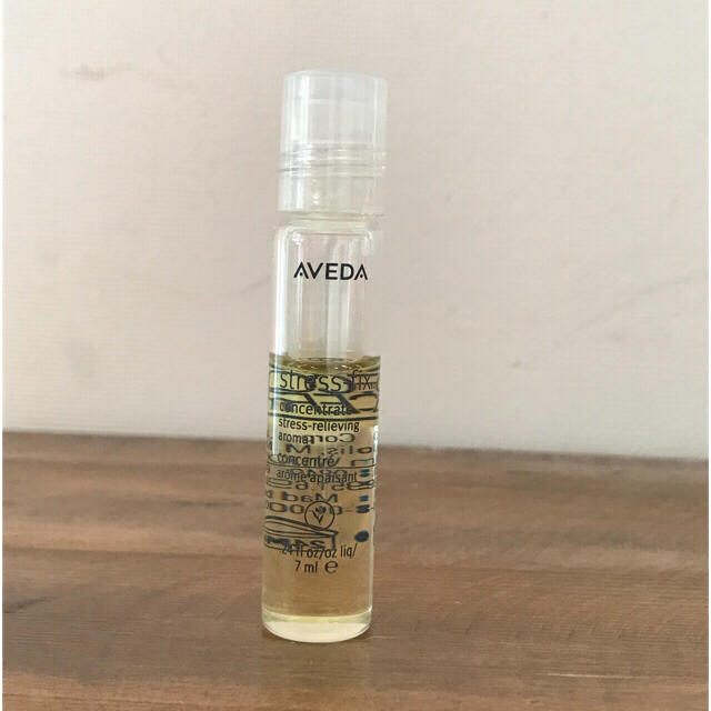 AVEDA(アヴェダ)のAVEDA   ストレスフィックス ラベンダー ロールオンアロマ コスメ/美容のリラクゼーション(アロマオイル)の商品写真