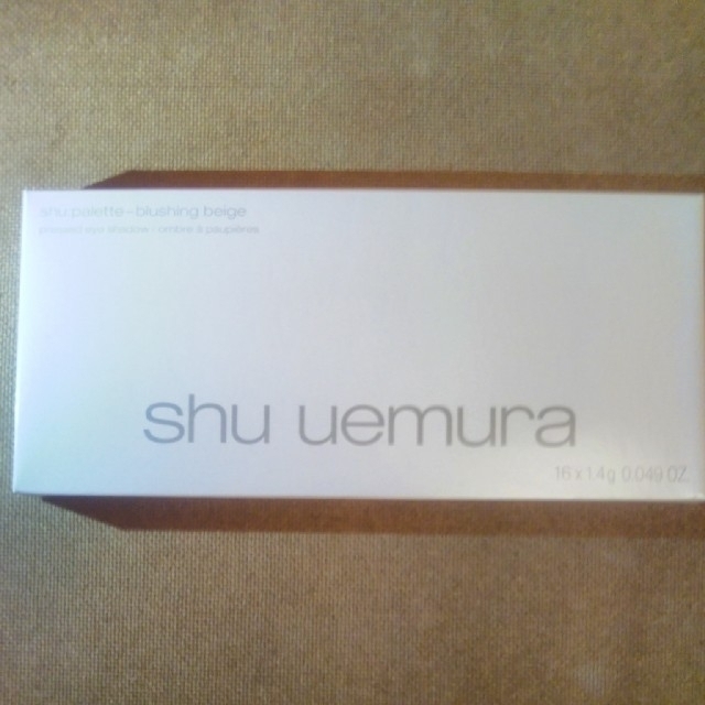 shu uemura(シュウウエムラ)の新品 SHU UEMURA シュウパレット+ブラッシングベージュ 2点セット コスメ/美容のベースメイク/化粧品(アイシャドウ)の商品写真