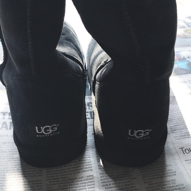 UGG(アグ)のUGG 黒 ショート 27cm メンズの靴/シューズ(ブーツ)の商品写真