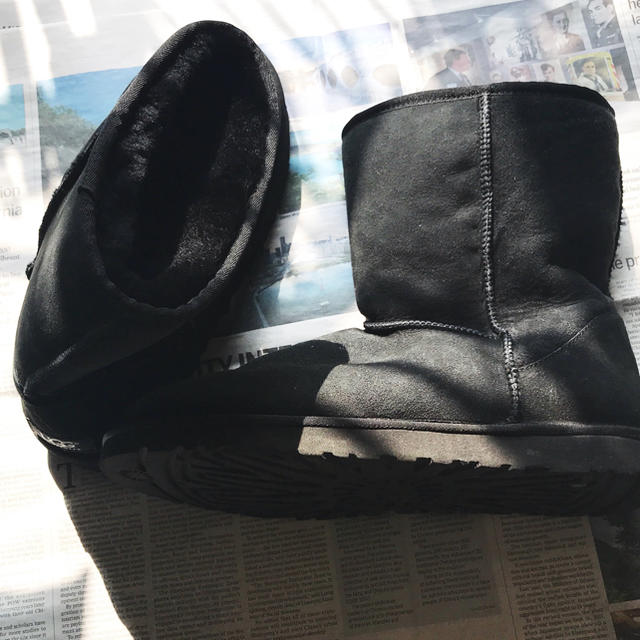UGG(アグ)のUGG 黒 ショート 27cm メンズの靴/シューズ(ブーツ)の商品写真