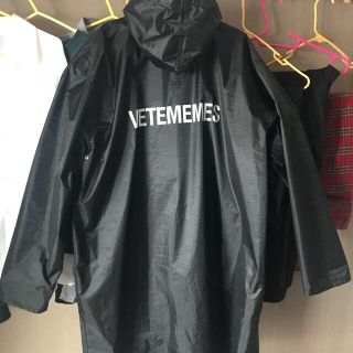 オフホワイト(OFF-WHITE)のvetememes レインコート(レインコート)