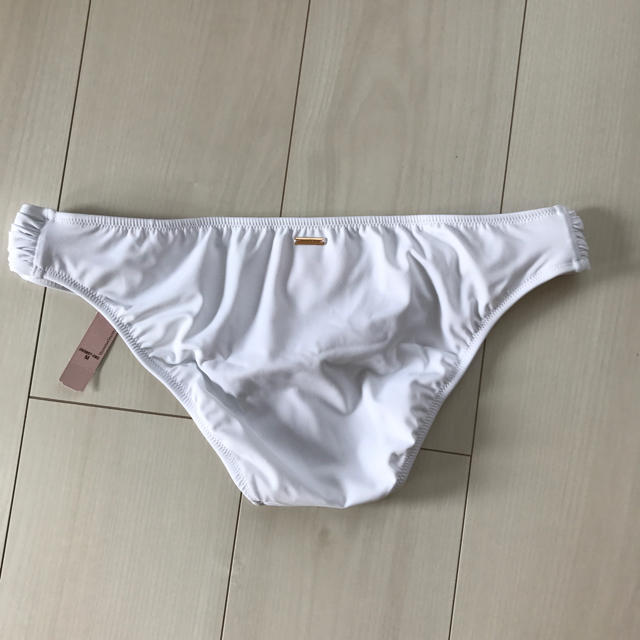 Victoria's Secret(ヴィクトリアズシークレット)の【新品】ボトム M ホワイト レディースの水着/浴衣(水着)の商品写真