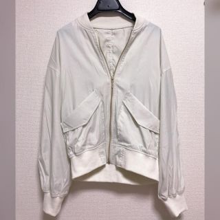 ナチュラルクチュール(natural couture)の美品 ホワイトブルゾン(ブルゾン)