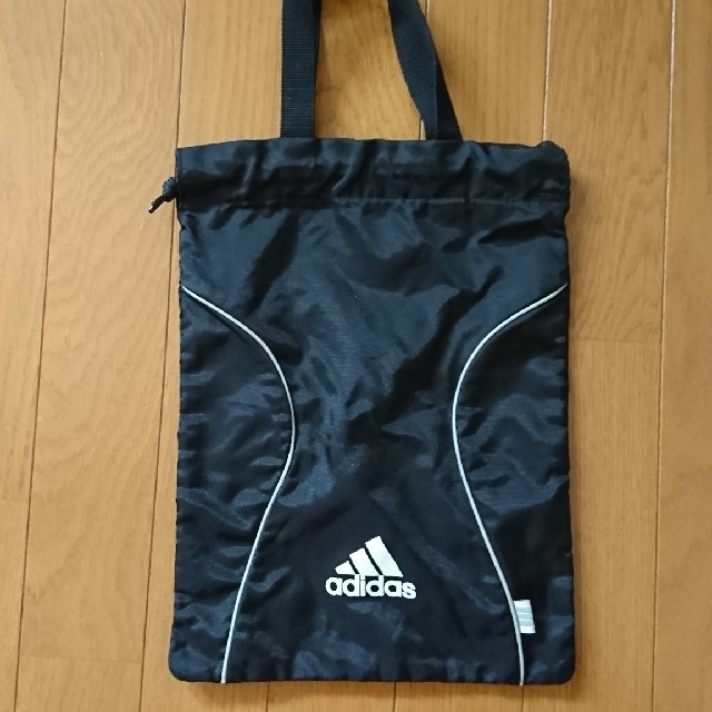 adidas(アディダス)のアディダス シューズバッグ キッズ/ベビー/マタニティのこども用バッグ(シューズバッグ)の商品写真