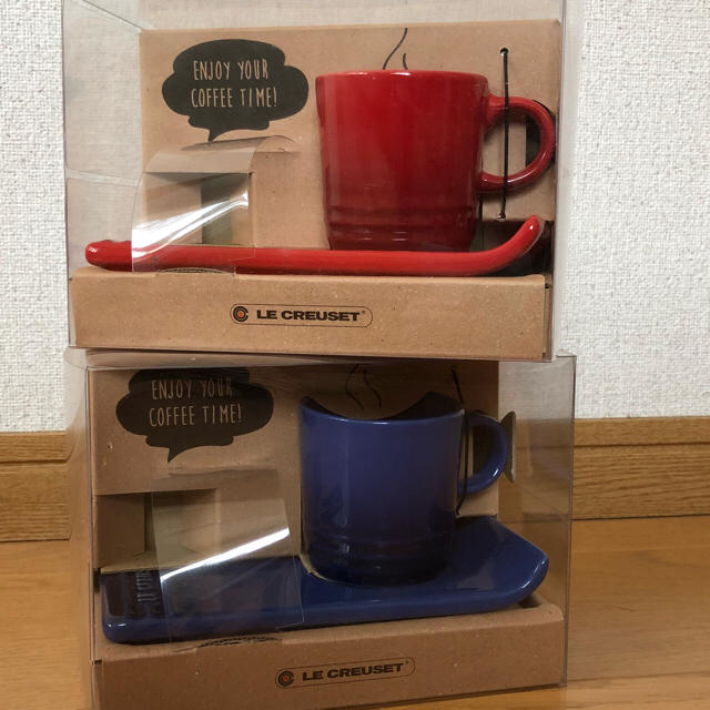 LE CREUSET(ルクルーゼ)のル・クルーゼ ソーサー&カップ 2色セット インテリア/住まい/日用品のキッチン/食器(グラス/カップ)の商品写真