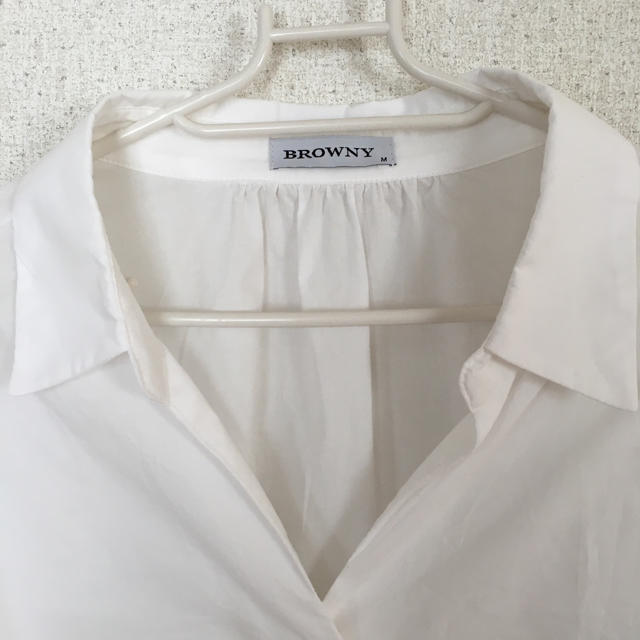 BROWNY(ブラウニー)の白ブラウス レディースのトップス(シャツ/ブラウス(長袖/七分))の商品写真
