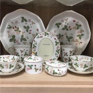 ウェッジウッド(WEDGWOOD)の未使用 ワイルドストロベリー セット➕ 新品ボウル(食器)