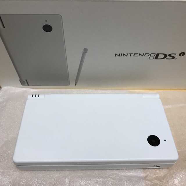 ニンテンドーDS(ニンテンドーDS)のニンテンドーDSi ホワイト(どう森付) エンタメ/ホビーのゲームソフト/ゲーム機本体(携帯用ゲーム機本体)の商品写真