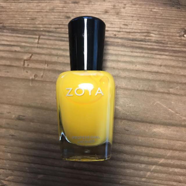 ZOYA マニキュア ポリッシュ イエロー コスメ/美容のネイル(マニキュア)の商品写真