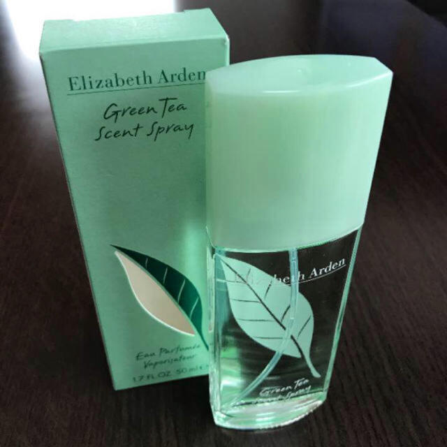 Elizabeth Arden(エリザベスアーデン)のエリザベスアーデン グリーンティ 50ml コスメ/美容の香水(香水(女性用))の商品写真