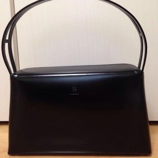 ジバンシィ(GIVENCHY)のGIVENCY ハンドバッグ(ハンドバッグ)