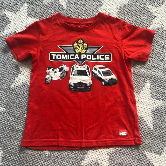 UNIQLO(ユニクロ)の110サイズ★UNIQLOのトミカTシャツ キッズ/ベビー/マタニティのキッズ服男の子用(90cm~)(Tシャツ/カットソー)の商品写真