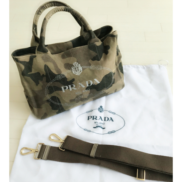 PRADA(プラダ)の❣️プラダ  カナパ ❣️ 希少 カモフラ柄  Ｓサイズ レディースのバッグ(ショルダーバッグ)の商品写真