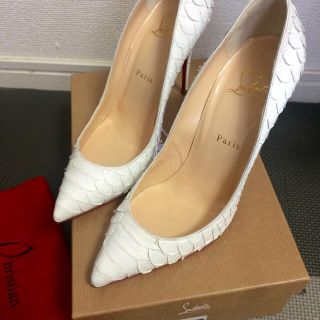 クリスチャンルブタン(Christian Louboutin)のクリスチャンルブタン ホワイト パイソンパンプス 38 37ハーフ(ハイヒール/パンプス)