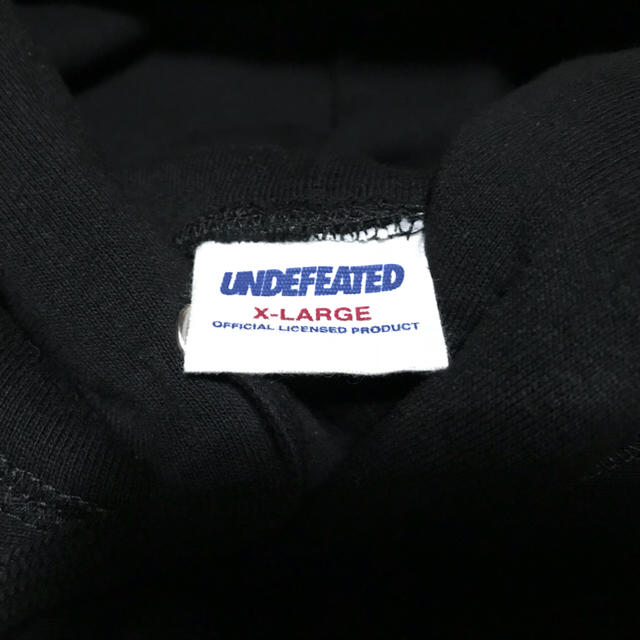 UNDEFEATED(アンディフィーテッド)のUNDEFEATED パーカー ブラック購入後試着のみ XLサイズ メンズのトップス(パーカー)の商品写真