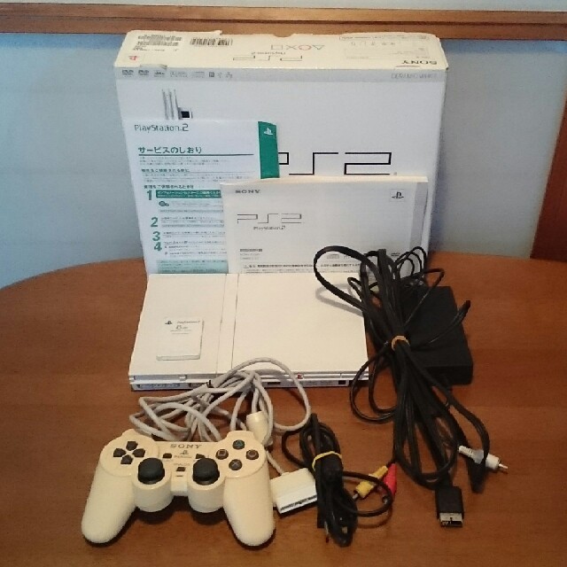 PlayStation2(プレイステーション2)のPlayStation2 Ceramic White 訳あり エンタメ/ホビーのゲームソフト/ゲーム機本体(家庭用ゲーム機本体)の商品写真