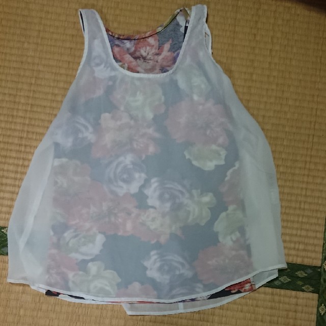 GRL(グレイル)の花柄シフォンタンク   バックリボン レディースのトップス(タンクトップ)の商品写真