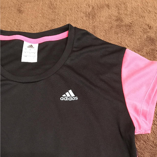 adidas(アディダス)の未使用 adidasメッシュTシャツ黒 レディースのトップス(Tシャツ(半袖/袖なし))の商品写真