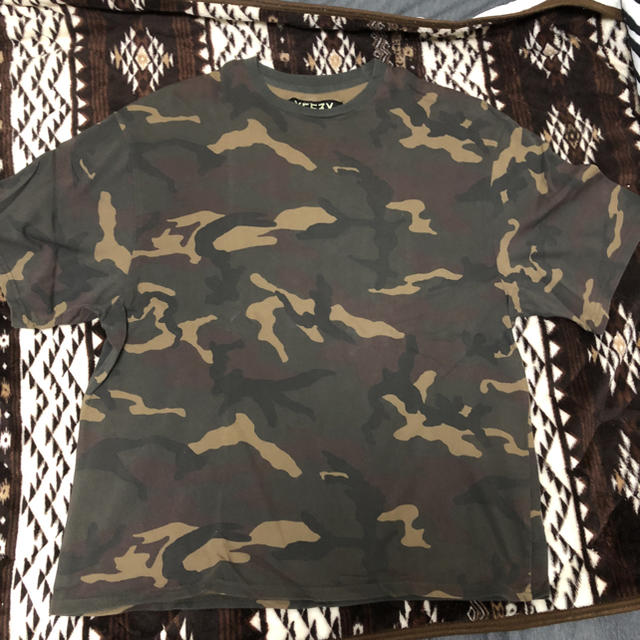 Supreme(シュプリーム)のYEEZY season1 カモT US Sサイズ JP Mサイズ 最終値下げ メンズのトップス(Tシャツ/カットソー(半袖/袖なし))の商品写真