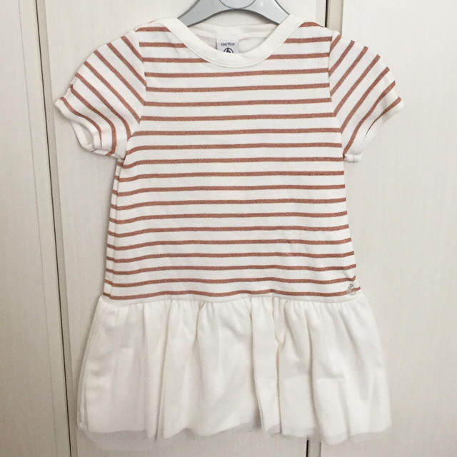 PETIT BATEAU(プチバトー)のkanach様専用☆24m プチバトー ラメマリニエールチュールワンピース キッズ/ベビー/マタニティのベビー服(~85cm)(ワンピース)の商品写真