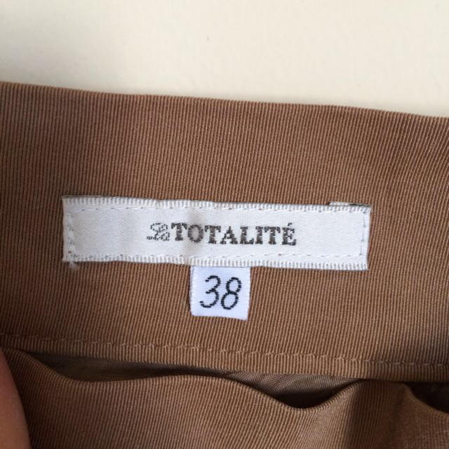 La TOTALITE(ラトータリテ)のTOTALITEブラウンスカート レディースのスカート(ひざ丈スカート)の商品写真