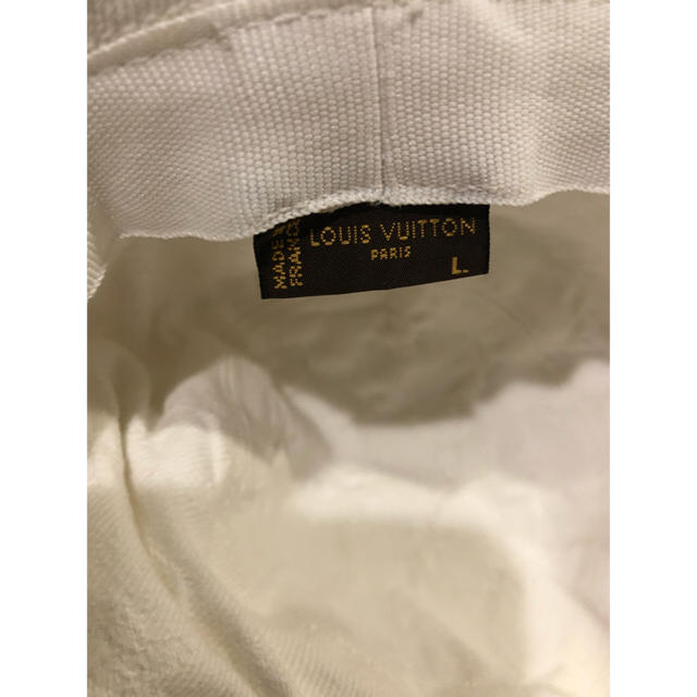 LOUIS VUITTON(ルイヴィトン)のLOUIS VUITTON 白デニムバケットハット レディースの帽子(ハット)の商品写真