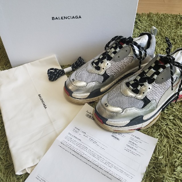 Balenciaga(バレンシアガ)の【早いもの勝ち】BALENCIAGA TRIPLE S  メンズの靴/シューズ(スニーカー)の商品写真