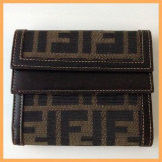 フェンディ(FENDI)のFENDI フェンディ ズッカ柄 折財布(財布)