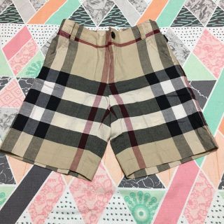 バーバリー(BURBERRY)の【ファミちゃんさま専用】バーバリー チェック柄ショート丈パンツ(パンツ/スパッツ)