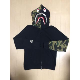 アベイシングエイプ(A BATHING APE)のA BATHING APE シャークパーカー Mサイズ(パーカー)