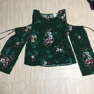 エイチアンドエム(H&M)のH＆M  オフショルダー(カットソー(長袖/七分))