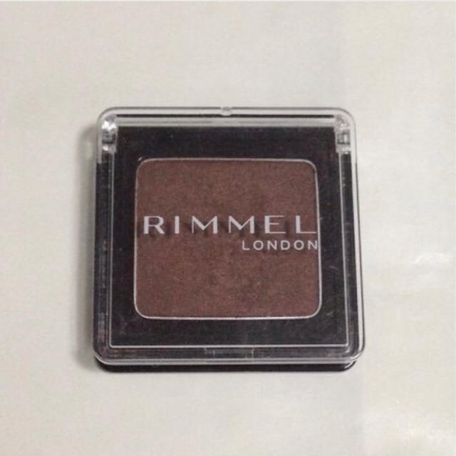 RIMMEL(リンメル)のリンメル パウダーアイシャドウ ブラウン010 コスメ/美容のベースメイク/化粧品(アイシャドウ)の商品写真