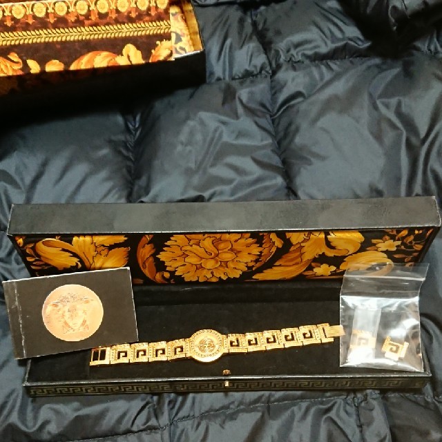 Gianni Versace - 正規品 ヴェルサーチ腕時計の通販 by かおりん's shop｜ジャンニヴェルサーチならラクマ