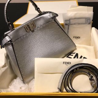 フェンディ(FENDI)のFENDI フェンディ ピーカブー ミニ シルバー(ハンドバッグ)