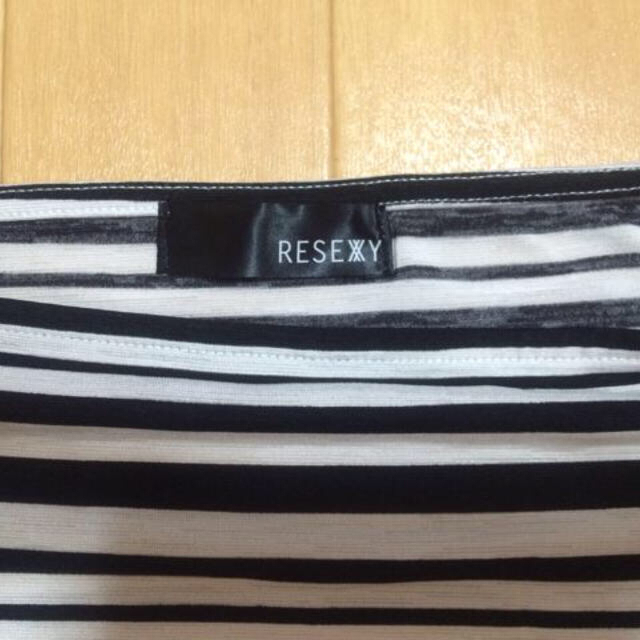 RESEXXY(リゼクシー)のオフショルトップス✴︎ボーダー レディースのトップス(Tシャツ(半袖/袖なし))の商品写真