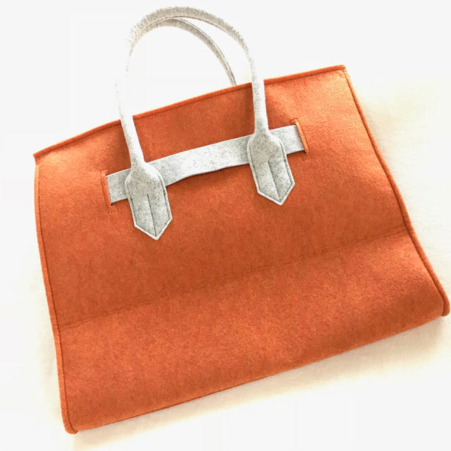 MOROKOBAR(モロコバー)の新品 フェルトバッグ オレンジ モロコバー レディースのバッグ(トートバッグ)の商品写真