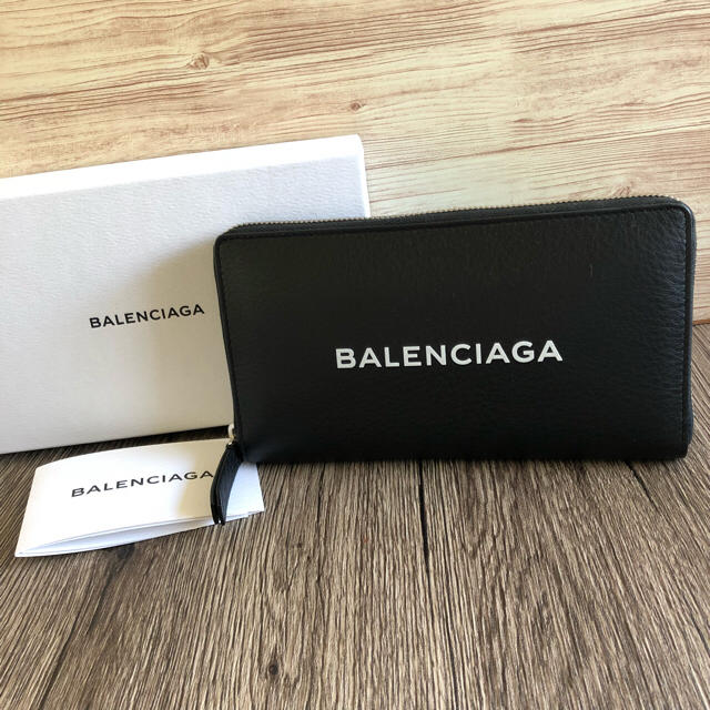 Balenciaga - 新作 レア バレンシアガ デカロゴ ラウンド ウォレット 長財布 BK