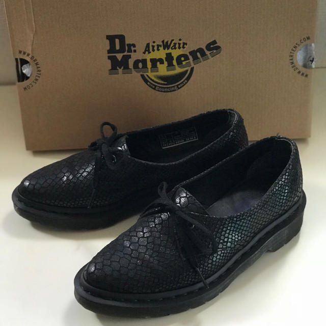 Dr.Martens 1ホール WOMENS SIANO 1EYE SHOE