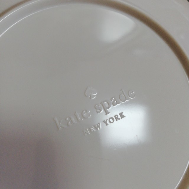 kate spade new york(ケイトスペードニューヨーク)のkate spade ケイト・スペード　メラミン　皿4枚セット インテリア/住まい/日用品のキッチン/食器(食器)の商品写真